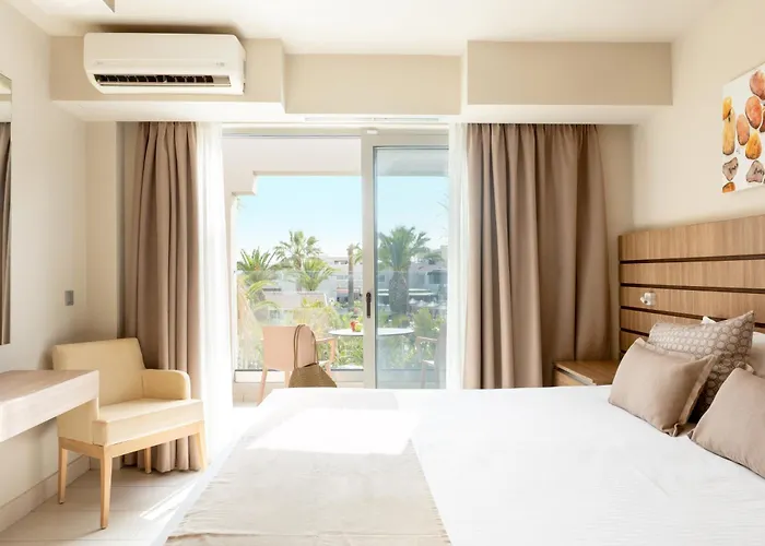 فندق Akti Coast Club 4*